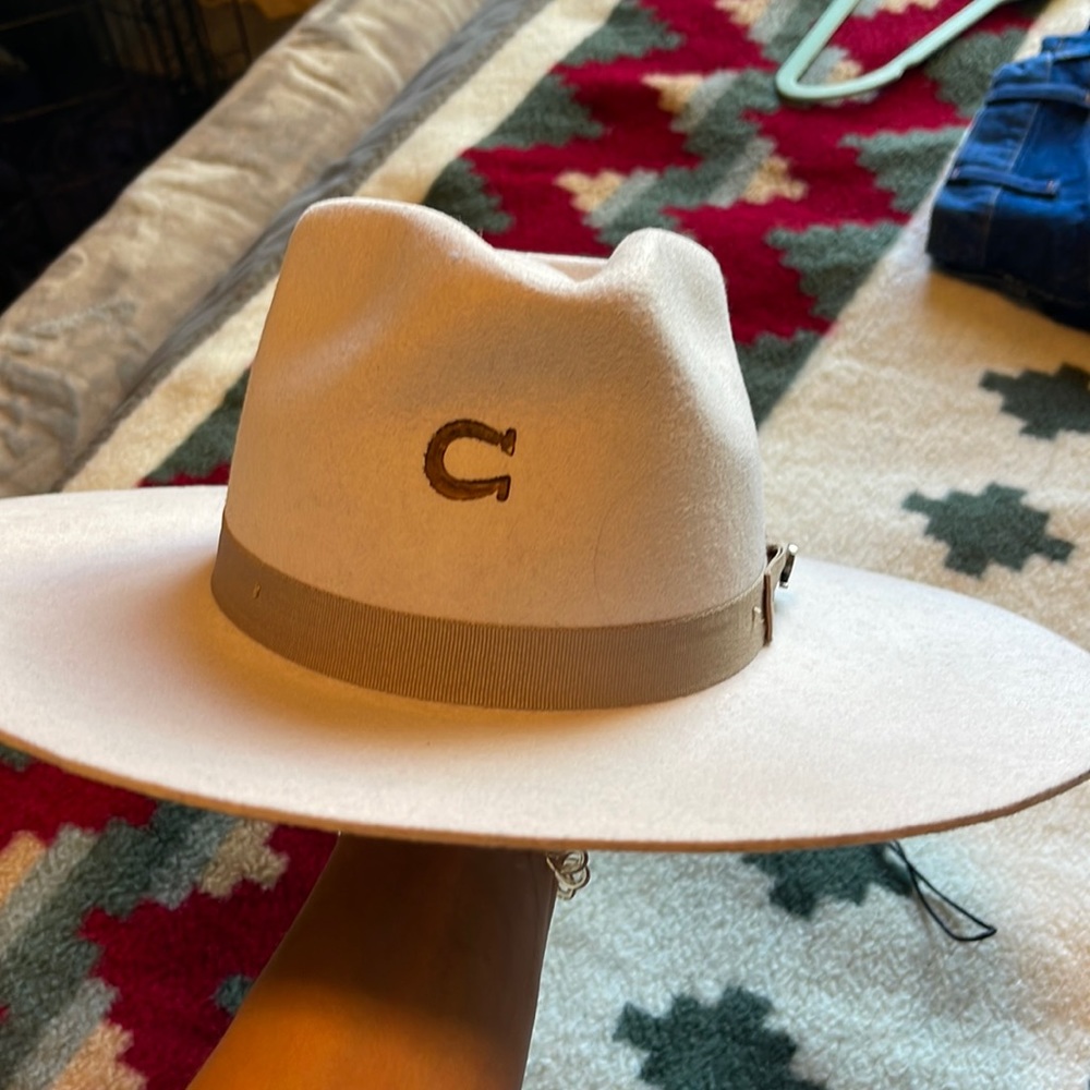 Charlie 1 horse hat